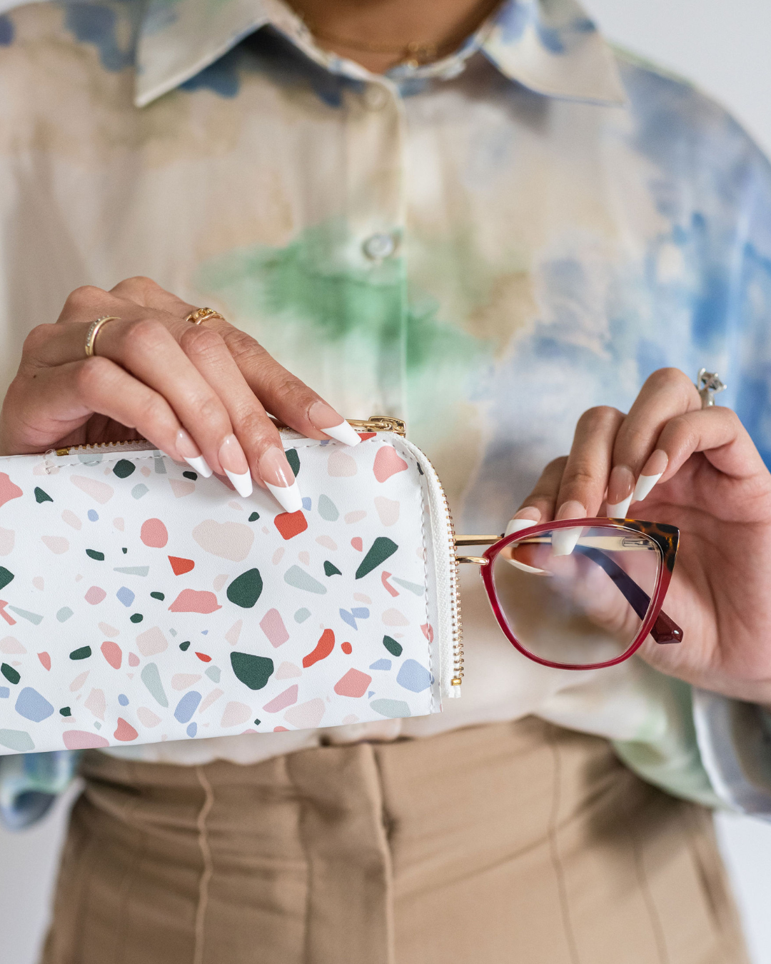 Gleam eyewear pouch and glasses